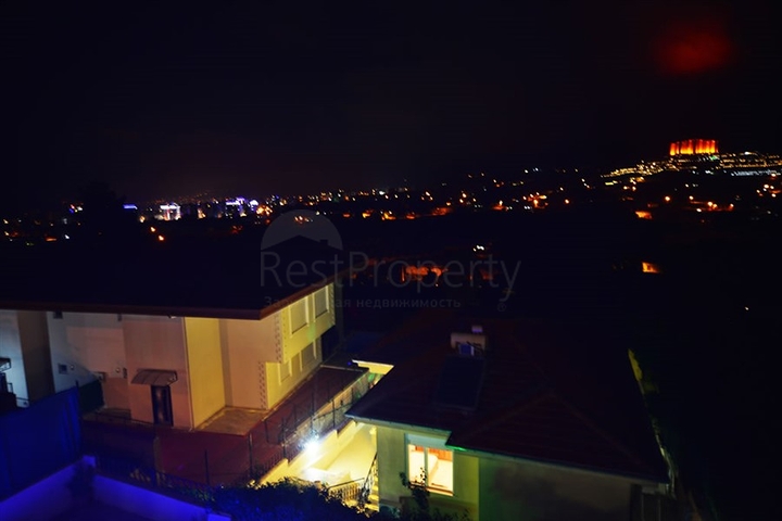 فيلا واسعة - مع مسبح خاص - في كارجي جاك / الانيا 