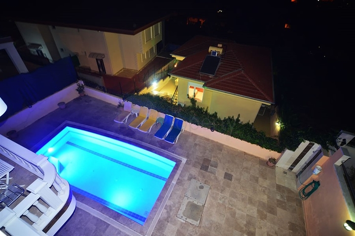 فيلا واسعة - مع مسبح خاص - في كارجي جاك / الانيا 