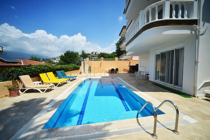 فيلا واسعة - مع مسبح خاص - في كارجي جاك / الانيا 