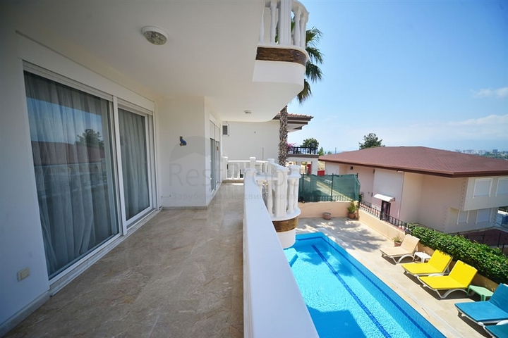 فيلا واسعة - مع مسبح خاص - في كارجي جاك / الانيا 