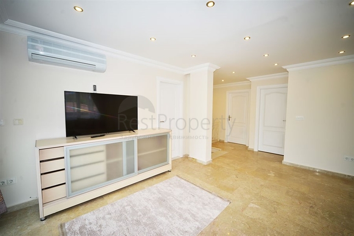 فيلا واسعة - مع مسبح خاص - في كارجي جاك / الانيا 