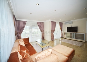 فيلا واسعة - مع مسبح خاص - في كارجي جاك / الانيا 