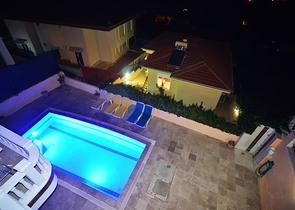 فيلا واسعة - مع مسبح خاص - في كارجي جاك / الانيا 