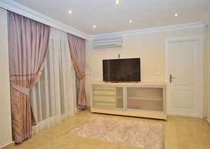 فيلا واسعة - مع مسبح خاص - في كارجي جاك / الانيا 