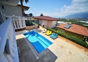 فيلا واسعة - مع مسبح خاص - في كارجي جاك / الانيا 