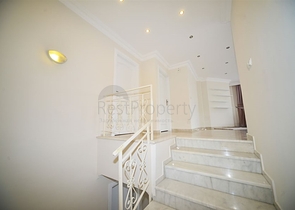 فيلا واسعة - مع مسبح خاص - في كارجي جاك / الانيا 