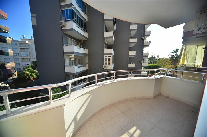 قريبة من البحر والخدمات - شقة 2 غرفة وصالة - في مهموتلار / الانيا 