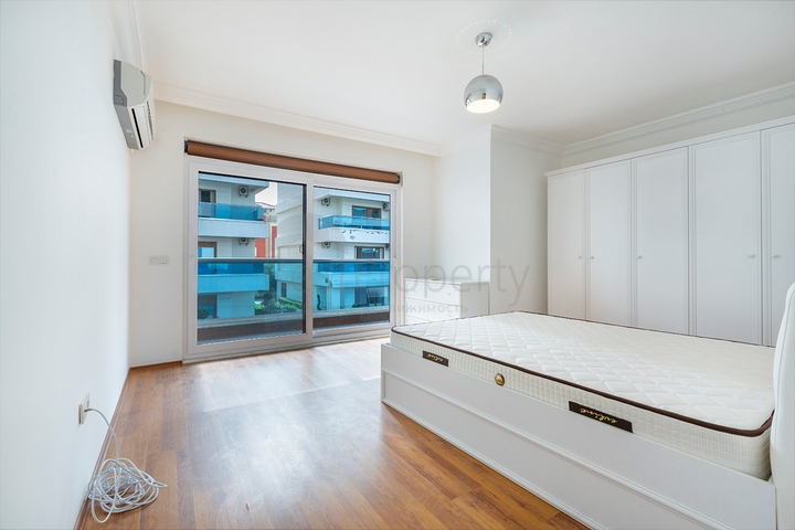 ضمن مجمع سكني على النهر - دوبلكس 3 غرف وصالة - في منطقة كاستل / الانيا 