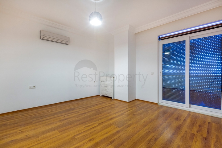 ضمن مجمع سكني على النهر - دوبلكس 3 غرف وصالة - في منطقة كاستل / الانيا 