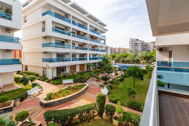 ضمن مجمع سكني على النهر - دوبلكس 3 غرف وصالة - في منطقة كاستل / الانيا 