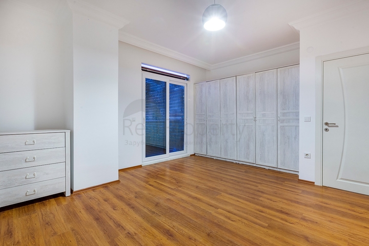 ضمن مجمع سكني على النهر - دوبلكس 3 غرف وصالة - في منطقة كاستل / الانيا 