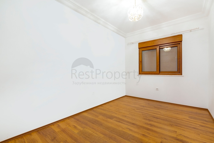 ضمن مجمع سكني على النهر - دوبلكس 3 غرف وصالة - في منطقة كاستل / الانيا 