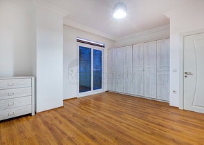 ضمن مجمع سكني على النهر - دوبلكس 3 غرف وصالة - في منطقة كاستل / الانيا 