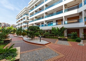 ضمن مجمع سكني على النهر - دوبلكس 3 غرف وصالة - في منطقة كاستل / الانيا 