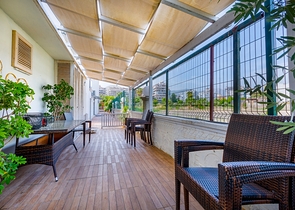 ضمن مجمع سكني على النهر - دوبلكس 3 غرف وصالة - في منطقة كاستل / الانيا 