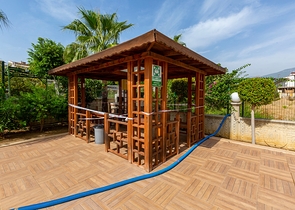 ضمن مجمع سكني على النهر - دوبلكس 3 غرف وصالة - في منطقة كاستل / الانيا 