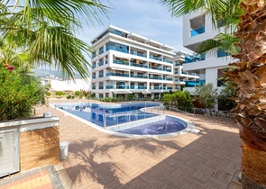 ضمن مجمع سكني على النهر - دوبلكس 3 غرف وصالة - في منطقة كاستل / الانيا 