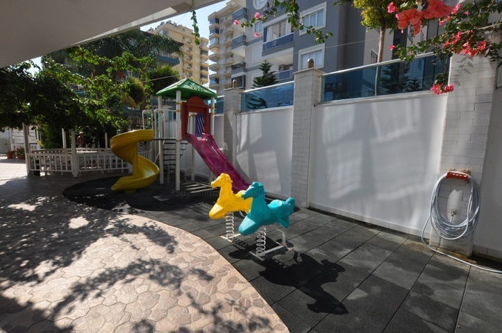 ضمن مجمع فاخر - قريب من البحر - شقة غرفة وصالة مفروشة - في مهوتلار / الانيا 