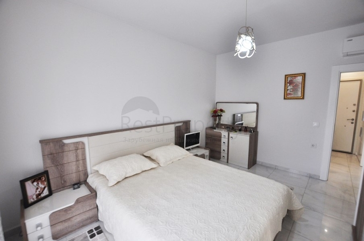 ضمن مجمع فاخر - قريب من البحر - شقة غرفة وصالة مفروشة - في مهوتلار / الانيا 