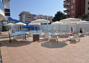 ضمن مجمع فاخر - قريب من البحر - شقة غرفة وصالة مفروشة - في مهوتلار / الانيا 