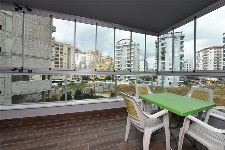 شقة غرفة وصالة - واسعة نسبيا - مفروشة وضمن مجمع حديث - في مهموتلار / الانيا 