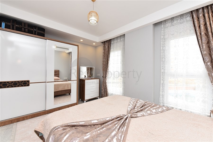 شقة غرفة وصالة - واسعة نسبيا - مفروشة وضمن مجمع حديث - في مهموتلار / الانيا 