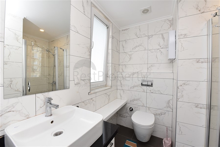 شقة غرفة وصالة - واسعة نسبيا - مفروشة وضمن مجمع حديث - في مهموتلار / الانيا 