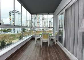 شقة غرفة وصالة - واسعة نسبيا - مفروشة وضمن مجمع حديث - في مهموتلار / الانيا 