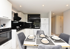 شقة غرفة وصالة - واسعة نسبيا - مفروشة وضمن مجمع حديث - في مهموتلار / الانيا 