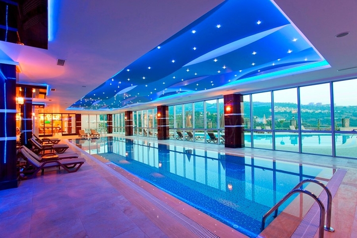 اطلالة بحرية - دوبلكس 3 غرفة وصالة - ضمن مجمع يضم كافة الخدمات - في كارجي جاك / الانيا 