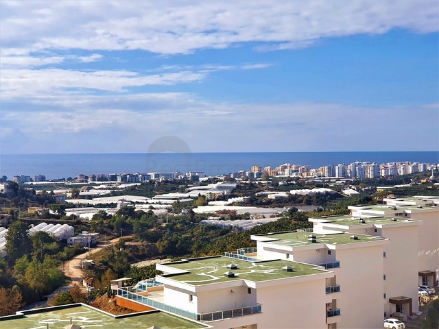 اطلالة بحرية - دوبلكس 3 غرفة وصالة - ضمن مجمع يضم كافة الخدمات - في كارجي جاك / الانيا 