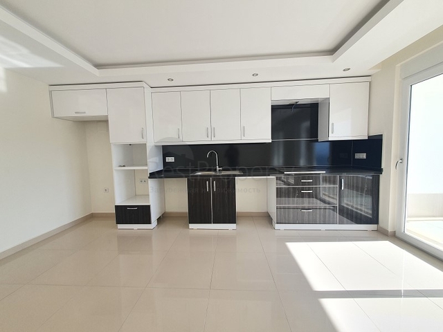 اطلالة بحرية - دوبلكس 3 غرفة وصالة - ضمن مجمع يضم كافة الخدمات - في كارجي جاك / الانيا 