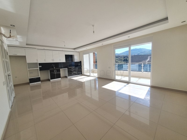 اطلالة بحرية - دوبلكس 3 غرفة وصالة - ضمن مجمع يضم كافة الخدمات - في كارجي جاك / الانيا 