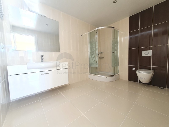 اطلالة بحرية - دوبلكس 3 غرفة وصالة - ضمن مجمع يضم كافة الخدمات - في كارجي جاك / الانيا 