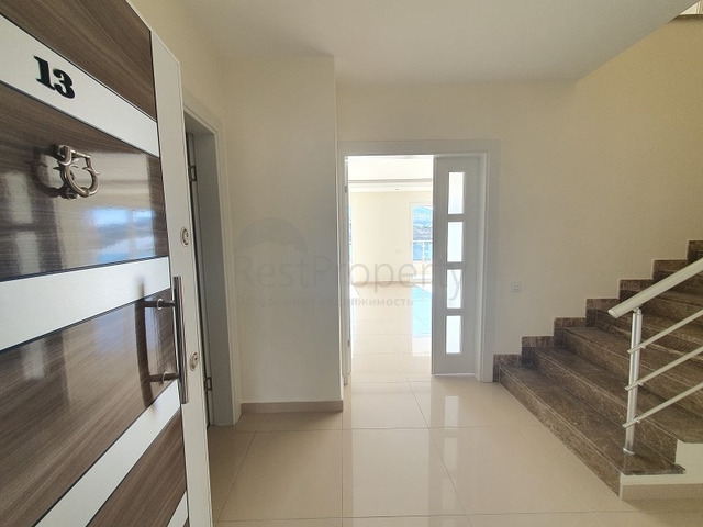 اطلالة بحرية - دوبلكس 3 غرفة وصالة - ضمن مجمع يضم كافة الخدمات - في كارجي جاك / الانيا 