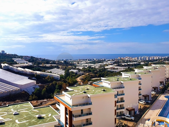 اطلالة بحرية - دوبلكس 3 غرفة وصالة - ضمن مجمع يضم كافة الخدمات - في كارجي جاك / الانيا 