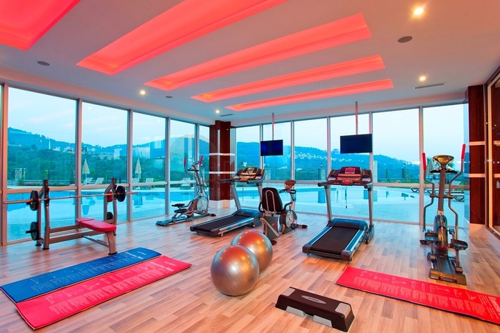 اطلالة بحرية - دوبلكس 3 غرفة وصالة - ضمن مجمع يضم كافة الخدمات - في كارجي جاك / الانيا 