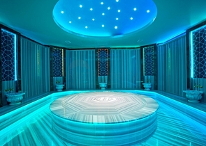 اطلالة بحرية - دوبلكس 3 غرفة وصالة - ضمن مجمع يضم كافة الخدمات - في كارجي جاك / الانيا 