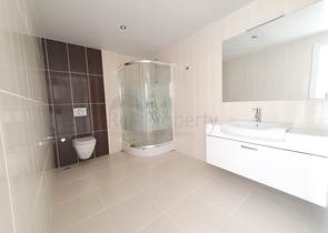 اطلالة بحرية - دوبلكس 3 غرفة وصالة - ضمن مجمع يضم كافة الخدمات - في كارجي جاك / الانيا 