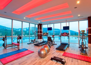 اطلالة بحرية - دوبلكس 3 غرفة وصالة - ضمن مجمع يضم كافة الخدمات - في كارجي جاك / الانيا 