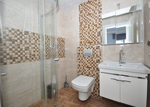 شقة ضمن مجمع يضم كافة الخدمات - تصميم 1+2 - في مهموتلار / الانيا 