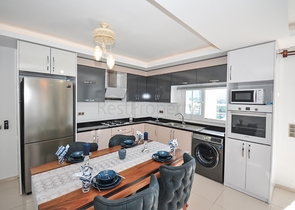 شقة ضمن مجمع يضم كافة الخدمات - تصميم 1+2 - في مهموتلار / الانيا 