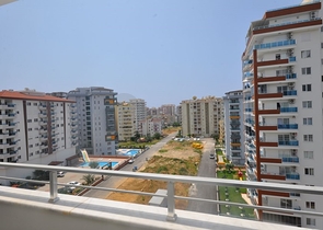 ضمن مجمع فاخر - شقة غرفة وصالة - في مهموتلار / الانيا 