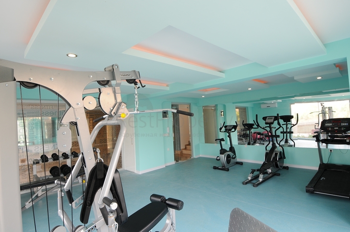 ضمن مجمع اول صف على البحر - شقة 2 غرفة وصالة  - في كاستل  / الانيا 