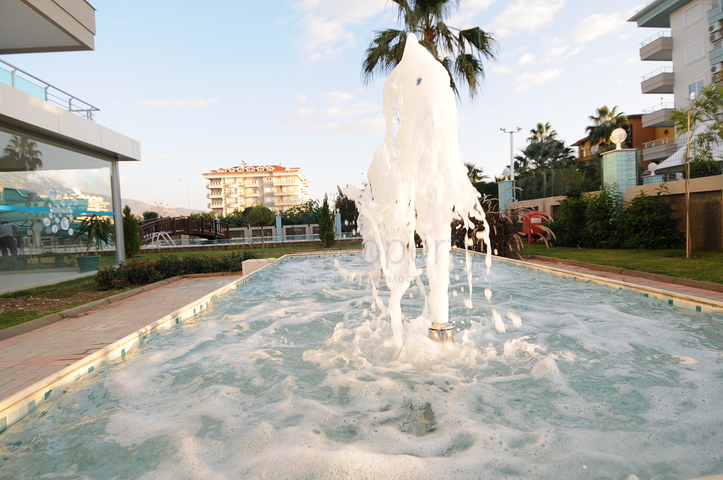 ضمن مجمع اول صف على البحر - شقة 2 غرفة وصالة  - في كاستل  / الانيا 