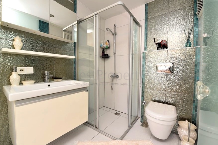 ضمن مجمع اول صف على البحر - شقة 2 غرفة وصالة  - في كاستل  / الانيا 