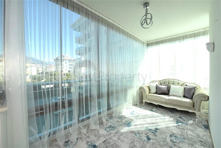 ضمن مجمع اول صف على البحر - شقة 2 غرفة وصالة  - في كاستل  / الانيا 