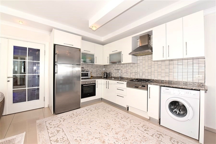 ضمن مجمع اول صف على البحر - شقة 2 غرفة وصالة  - في كاستل  / الانيا 