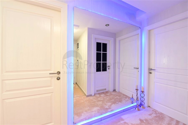 ضمن مجمع اول صف على البحر - شقة 2 غرفة وصالة  - في كاستل  / الانيا 