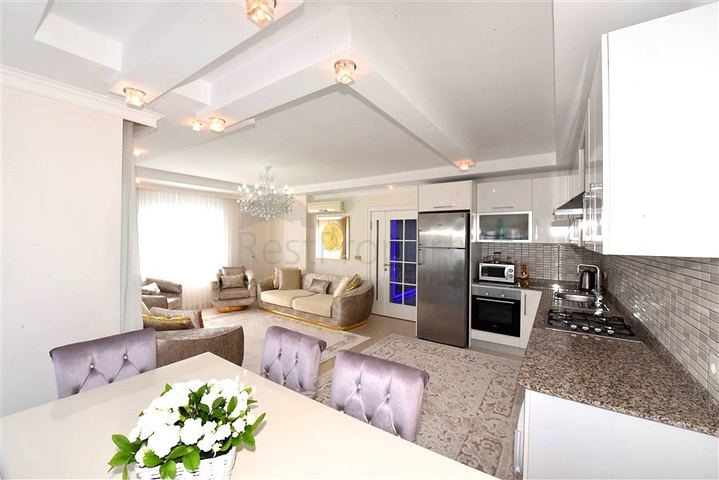 ضمن مجمع اول صف على البحر - شقة 2 غرفة وصالة  - في كاستل  / الانيا 